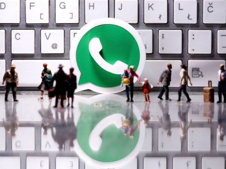 WhatsApp sumaría una nueva función para usar la cuenta en múltiples dispositivos ( REUTERS/Dado Ruvi)