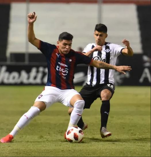 Cerro Porteño y Libertad igualaron sin goles. Foto: Raúl Cañete - Última Hora