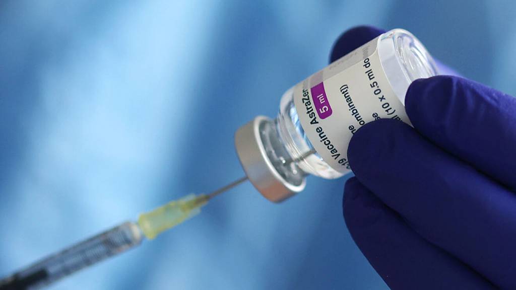 Varios profesionales de la salud de nuestro país fueron inmunizados con la vacuna de AstraZeneca. Foto: ilustrativa.
