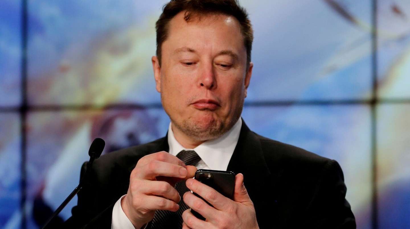 Elon Musk se cambió el cargo en Tesla: ahora es "tecnorey". Foto: REUTERS/Joe Skipper
