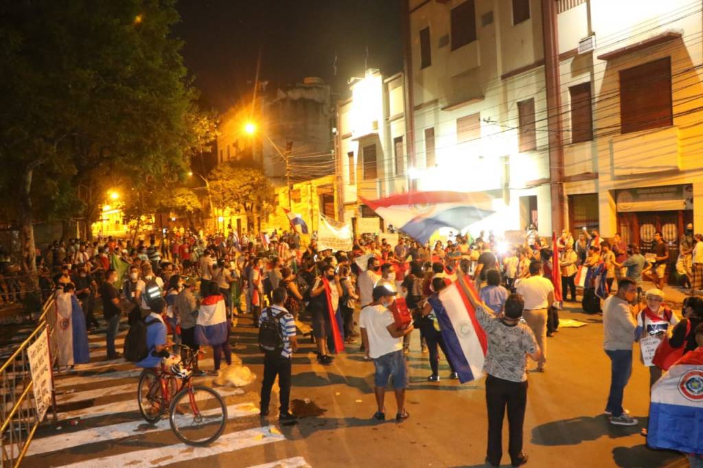 Este jueves se cumple el séptimo día de manifestaciones en el microcentro de Asunción. Foto: Cristóbal Nuñez / La Nación.