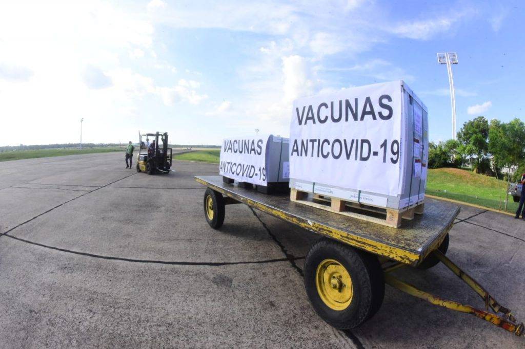 Cada mes se prevé el arribo de nuevos cargamentos de vacunas contra el COVID-19 en nuestro país. Foto: Megacadena.